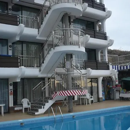 Miriam Apartment *